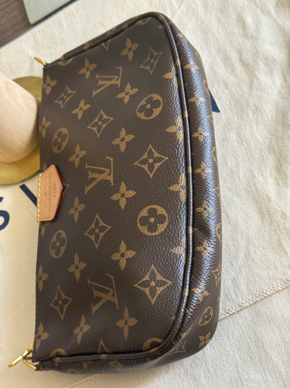 LOUIS VUITTON LARGE POCHETTE FROM MULTI-POCHETTE ACCESSORIES SET MONOGRAM CANVAS