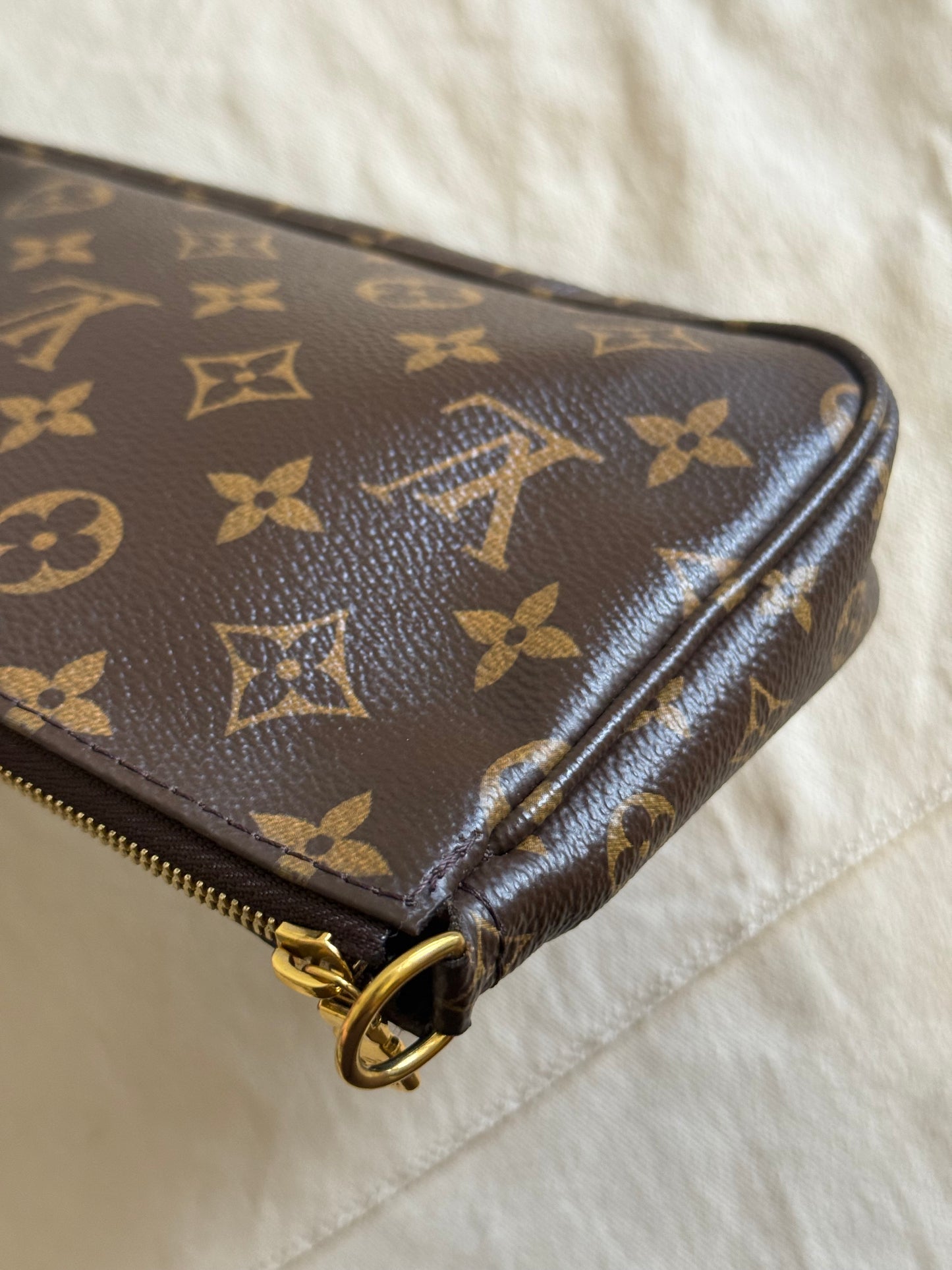 LOUIS VUITTON LARGE POCHETTE FROM MULTI-POCHETTE ACCESSORIES SET MONOGRAM CANVAS