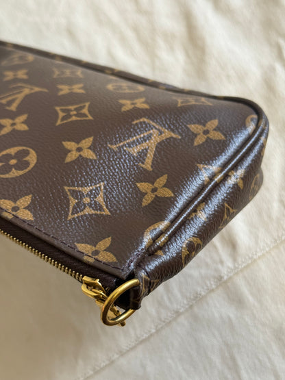 LOUIS VUITTON LARGE POCHETTE FROM MULTI-POCHETTE ACCESSORIES SET MONOGRAM CANVAS