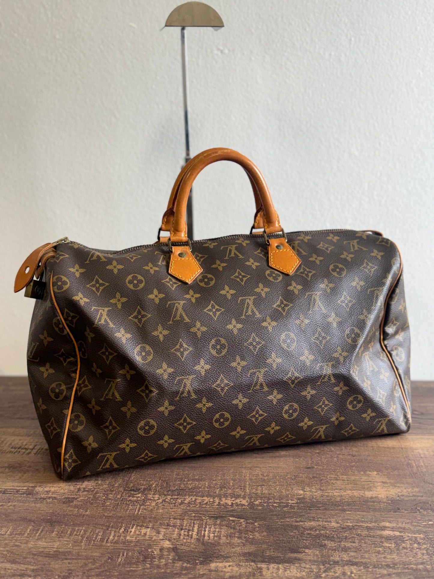 LOUIS VUITTON SPEEDY 40 MONOGRAM CANVAS