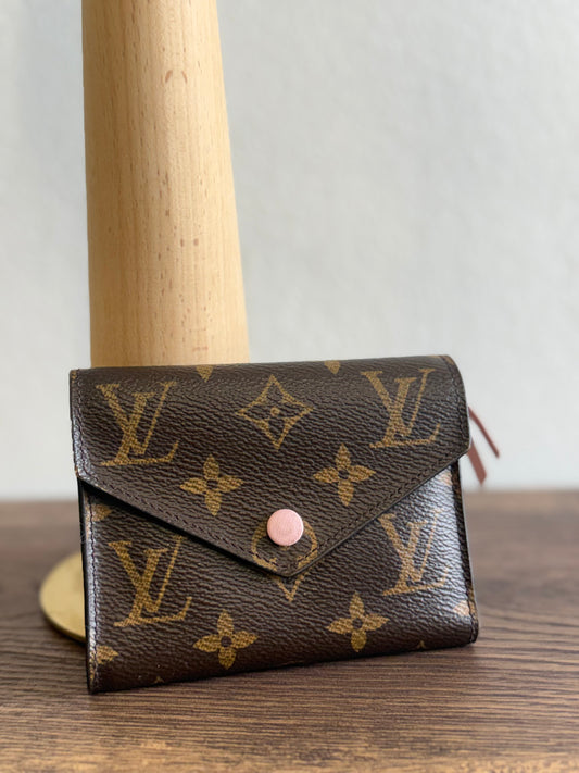 VICTORINE IN MONOGRAM - ROSE BALLERINE INTERIOR WITH INITIALS