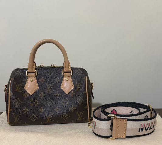 LOUIS VUITTON SPEEDY 20 IN MONOGRAM - BLACK AND WHITE STRAP