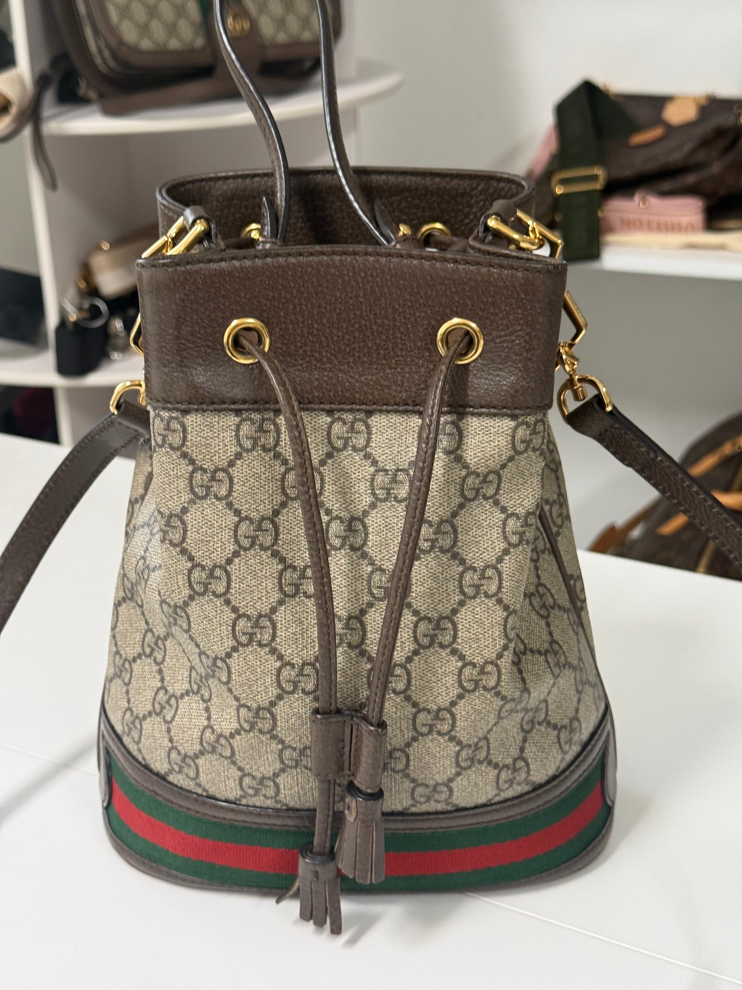 GUCCI GG SUPREME TOP HANDLE BUCKET BAG
