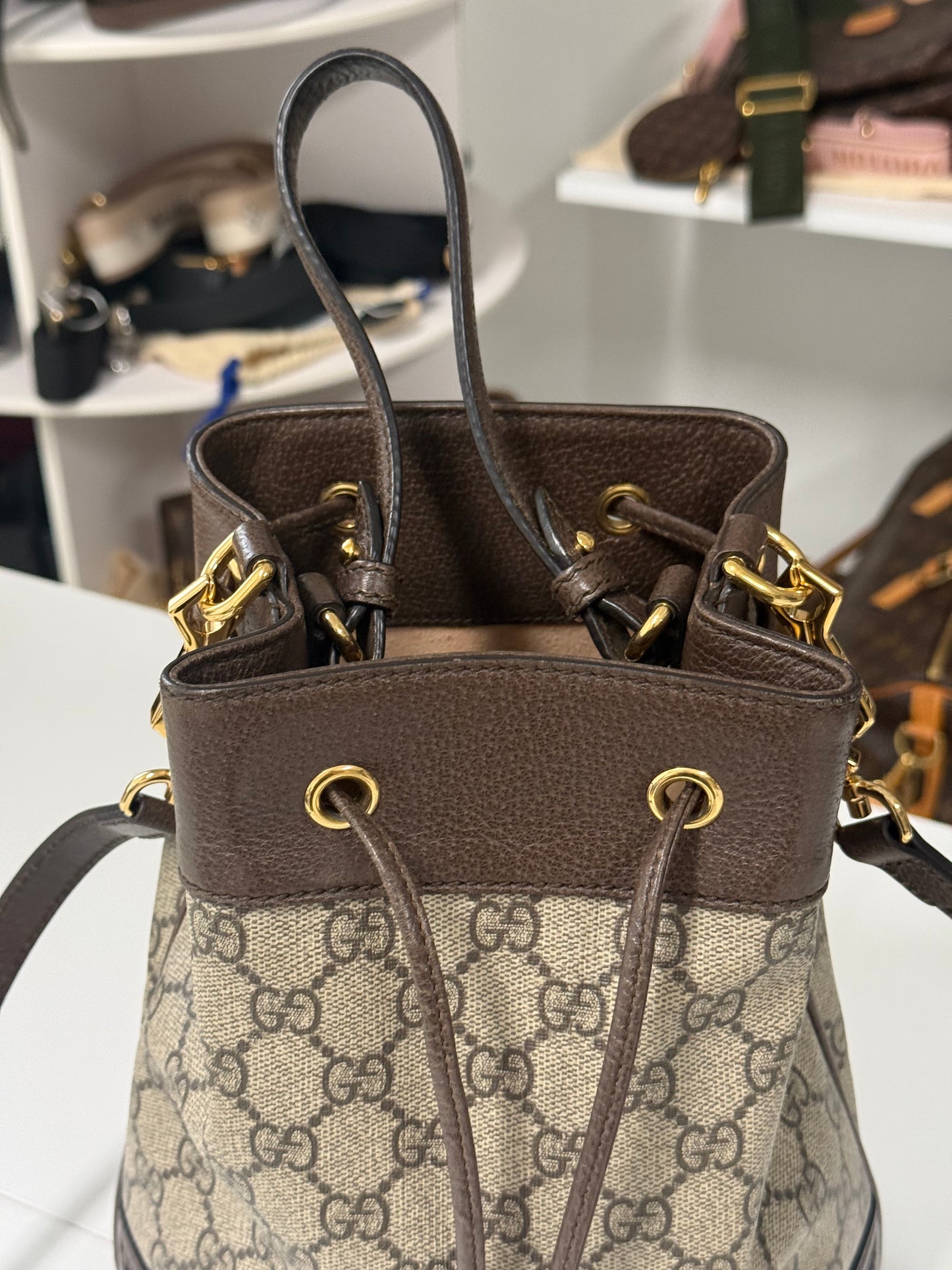 GUCCI GG SUPREME TOP HANDLE BUCKET BAG