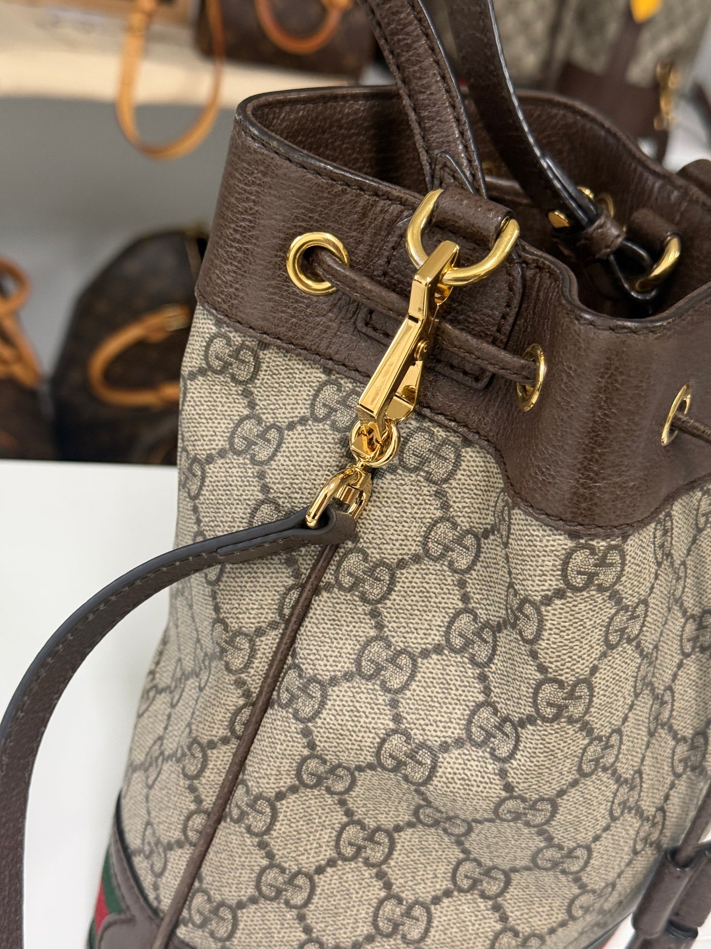 GUCCI GG SUPREME TOP HANDLE BUCKET BAG