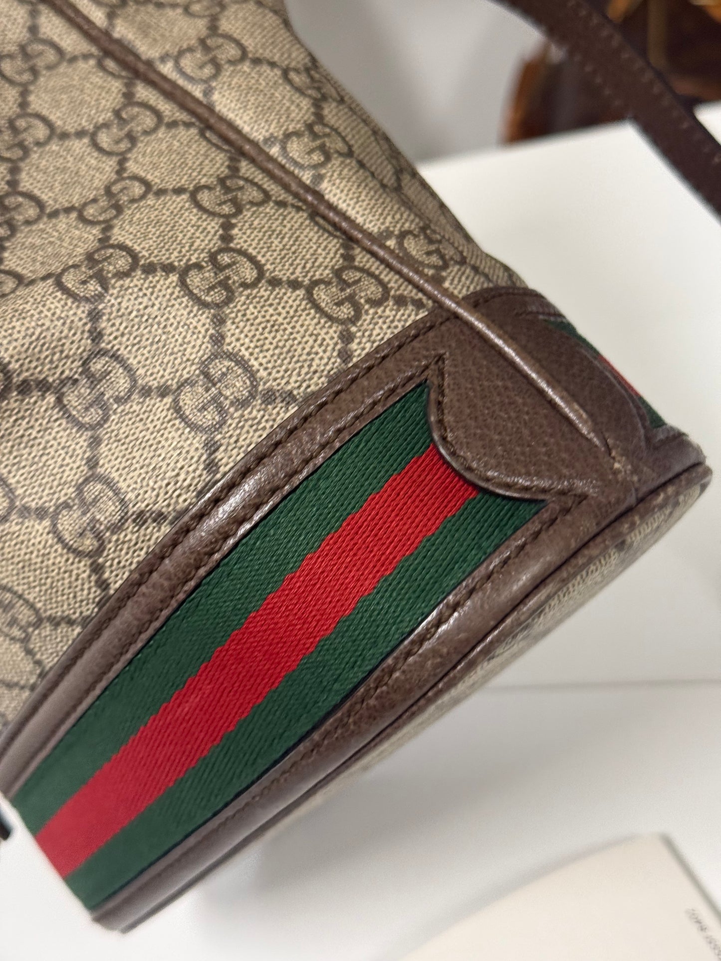 GUCCI GG SUPREME TOP HANDLE BUCKET BAG