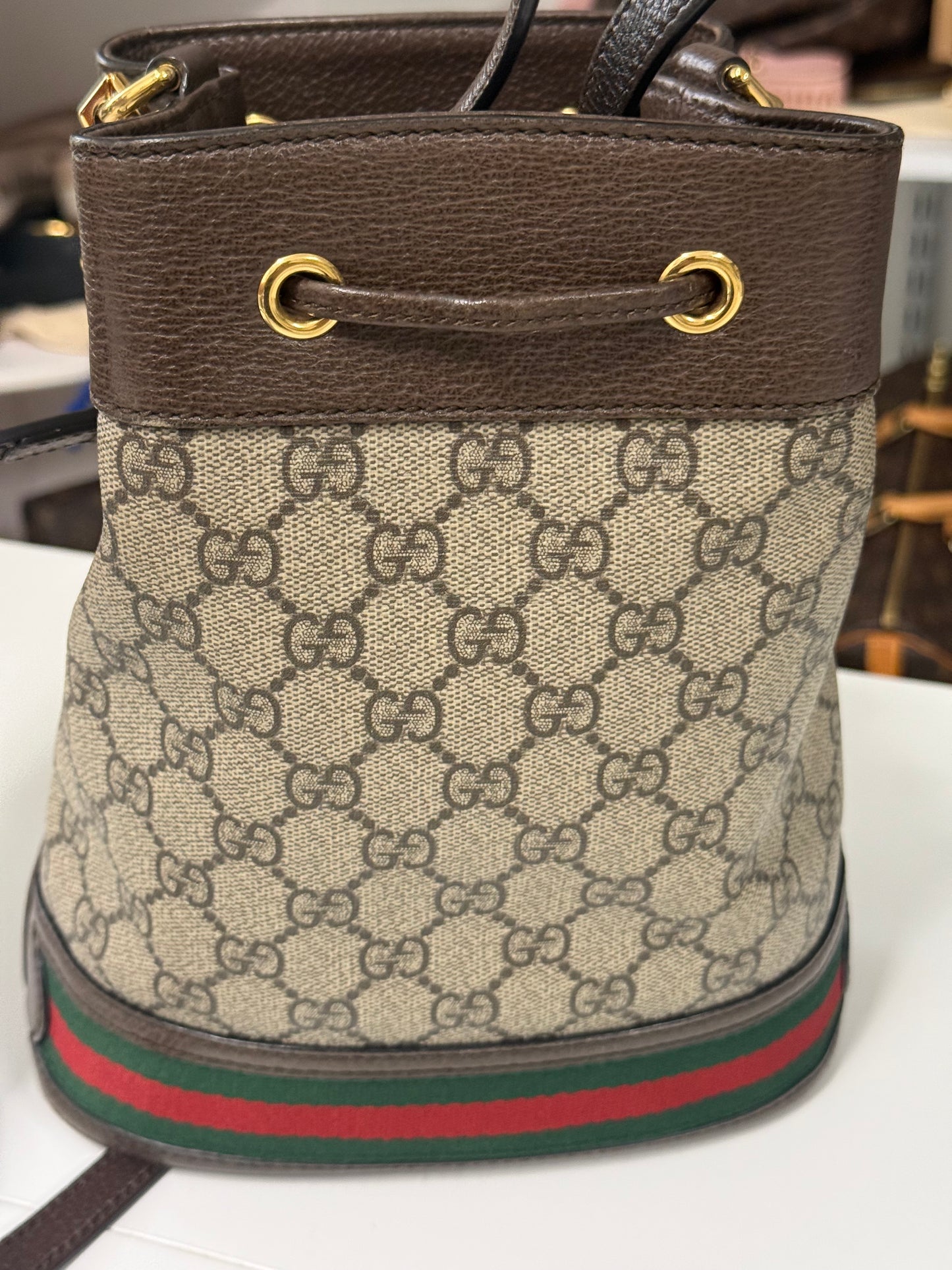 GUCCI GG SUPREME TOP HANDLE BUCKET BAG