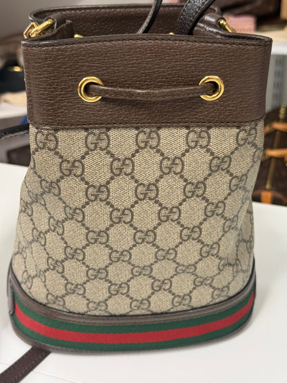 GUCCI GG SUPREME TOP HANDLE BUCKET BAG