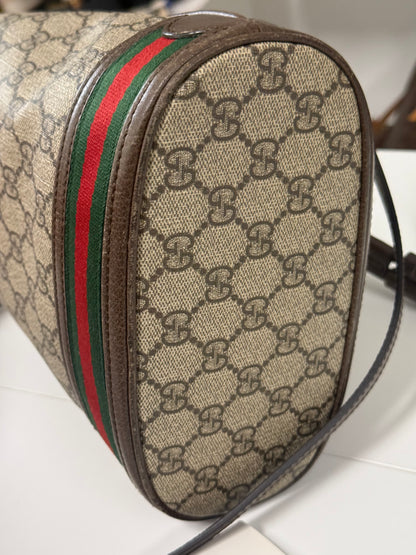 GUCCI GG SUPREME TOP HANDLE BUCKET BAG