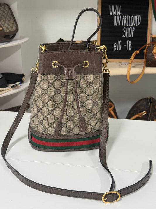 GUCCI GG SUPREME TOP HANDLE BUCKET BAG