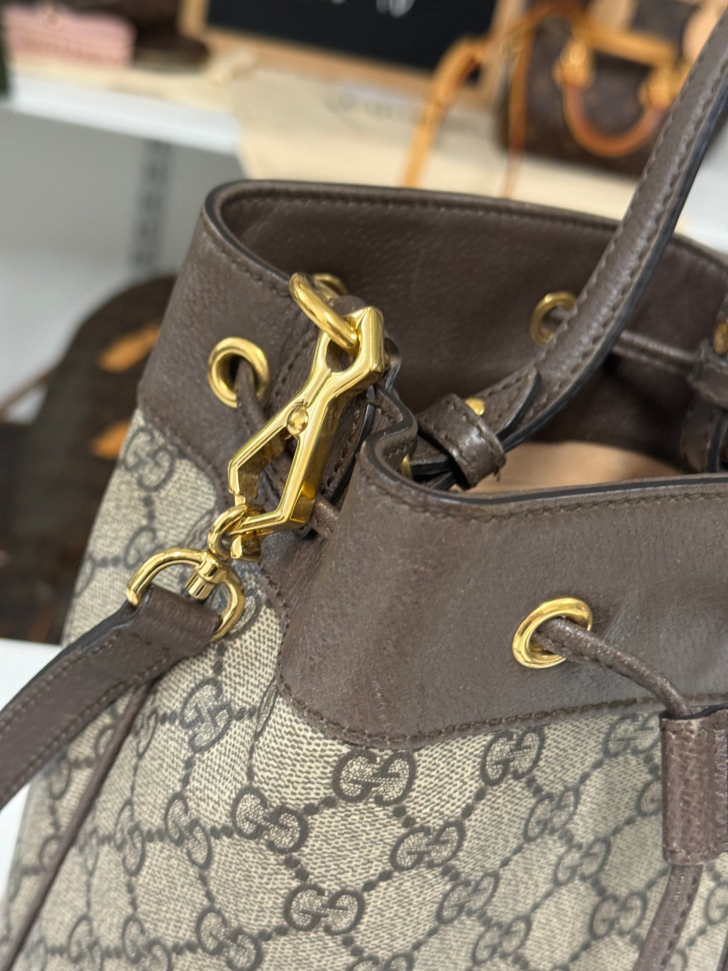 GUCCI GG SUPREME TOP HANDLE BUCKET BAG