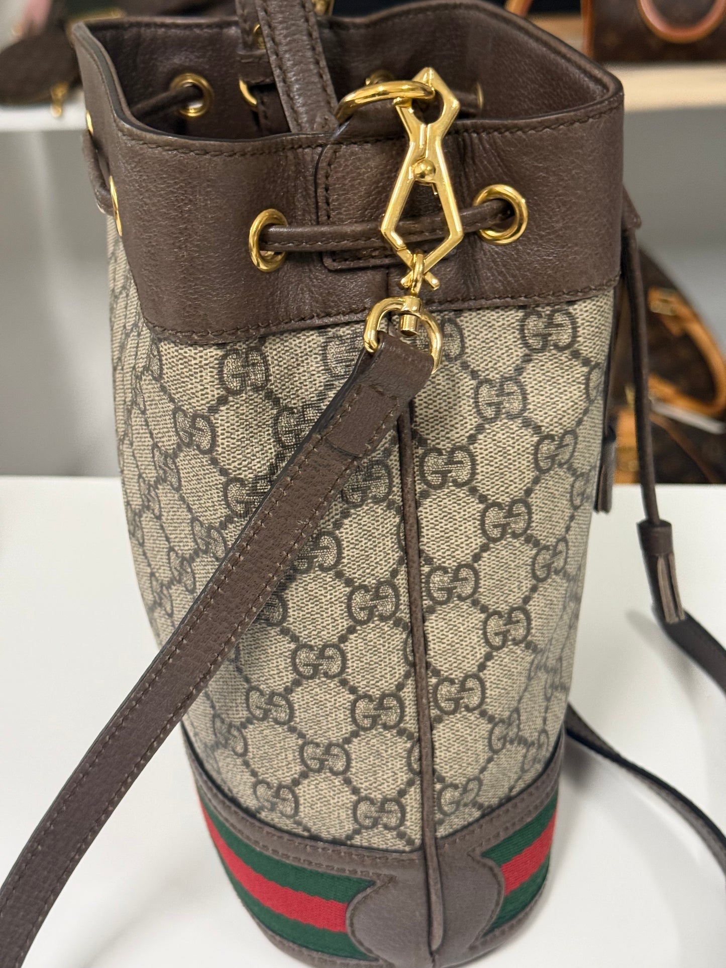 GUCCI GG SUPREME TOP HANDLE BUCKET BAG