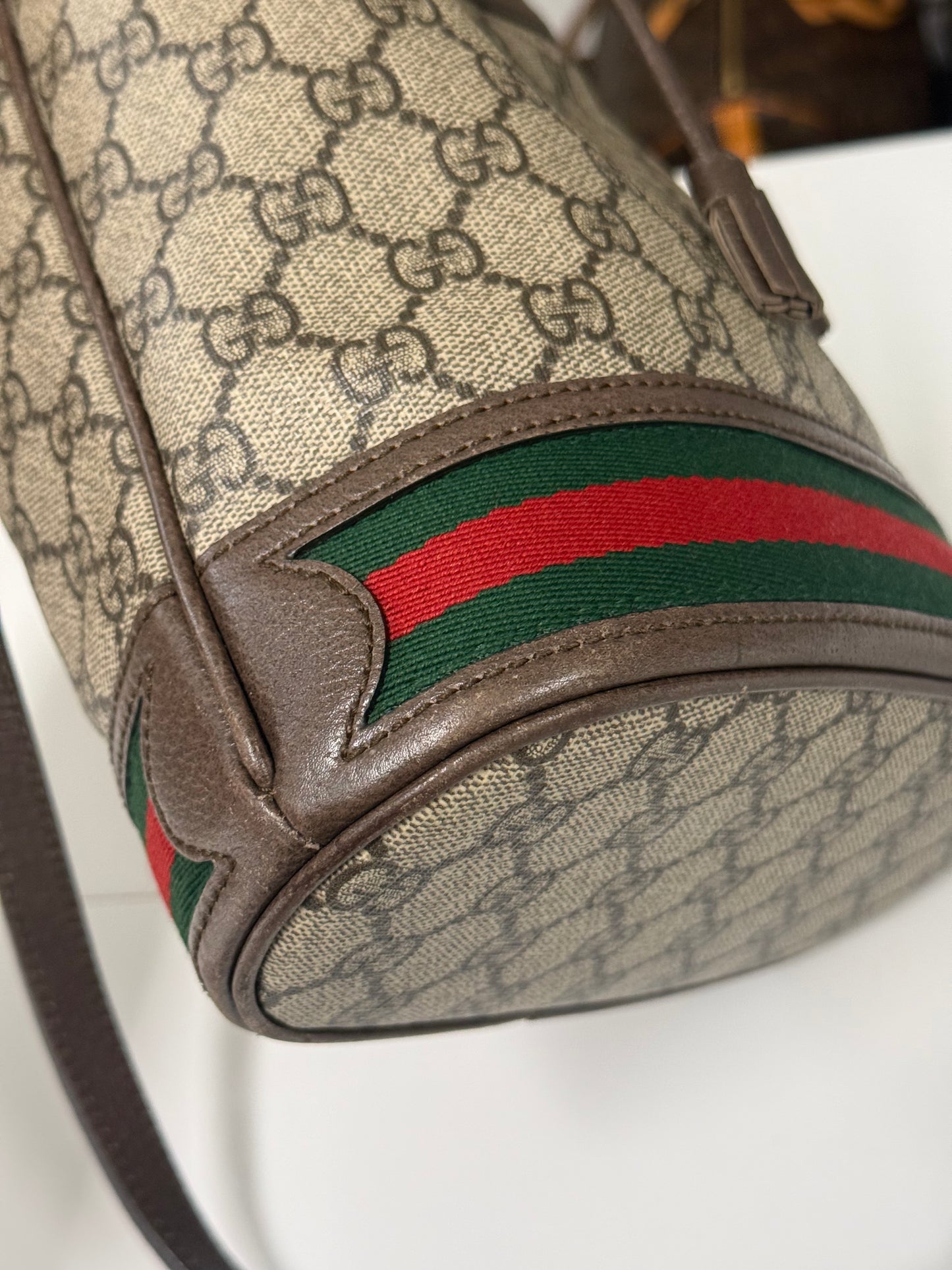 GUCCI GG SUPREME TOP HANDLE BUCKET BAG