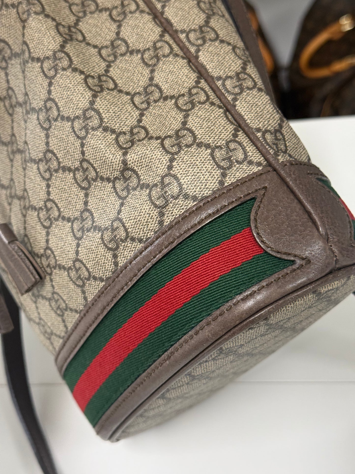 GUCCI GG SUPREME TOP HANDLE BUCKET BAG