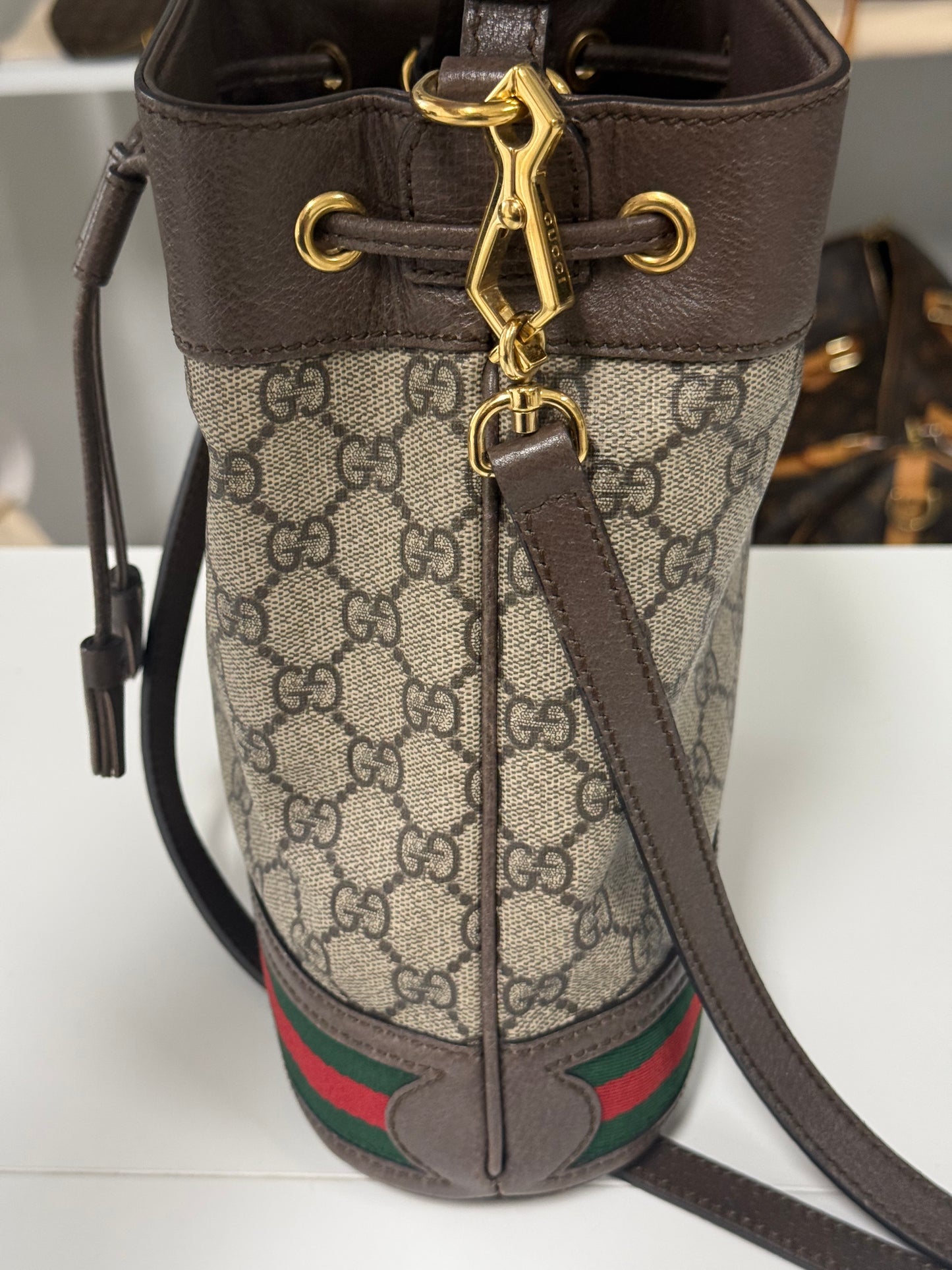 GUCCI GG SUPREME TOP HANDLE BUCKET BAG