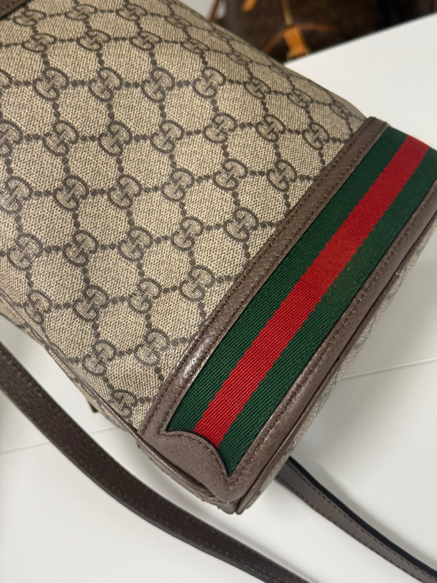 GUCCI GG SUPREME TOP HANDLE BUCKET BAG