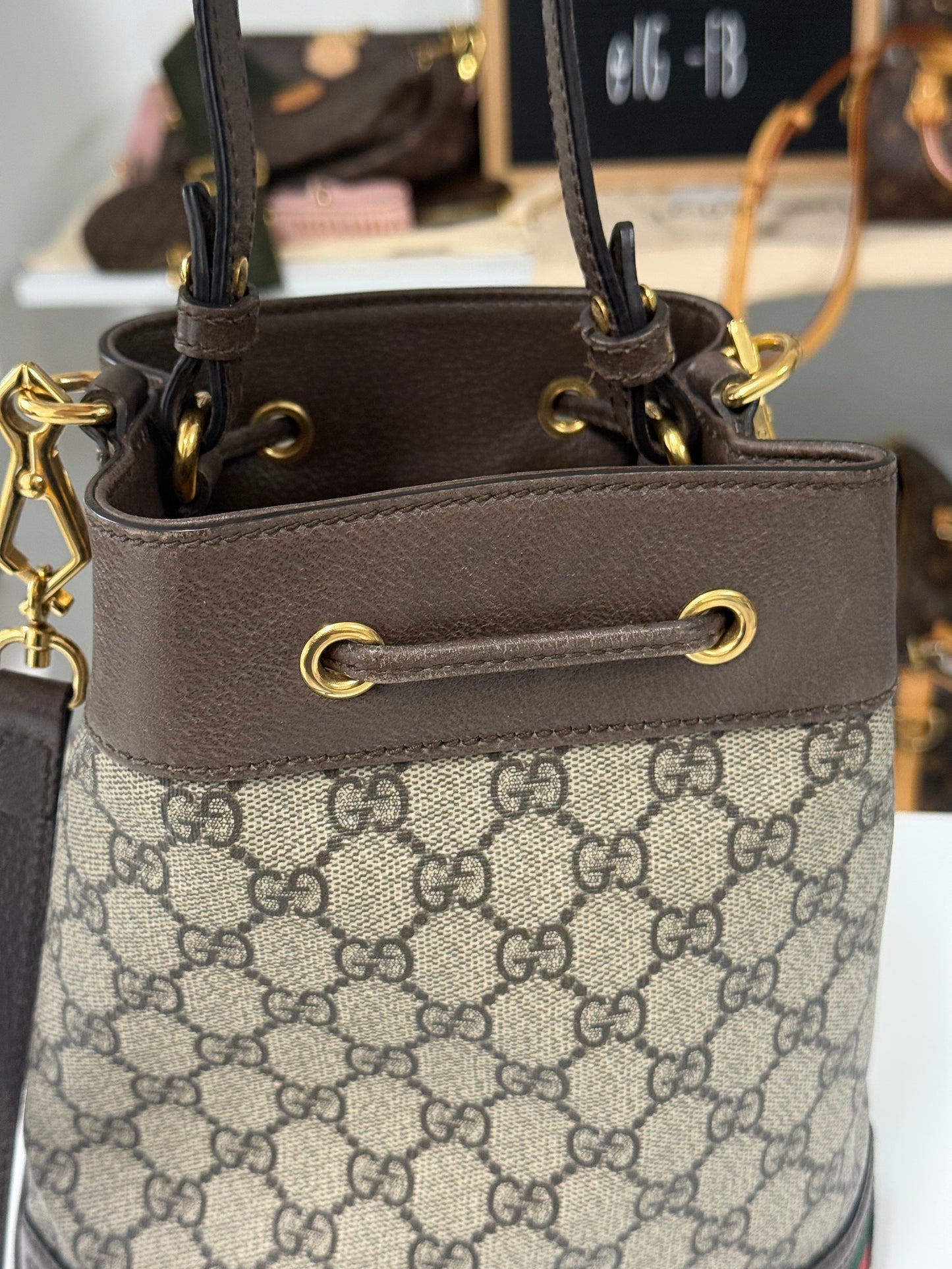 GUCCI GG SUPREME TOP HANDLE BUCKET BAG