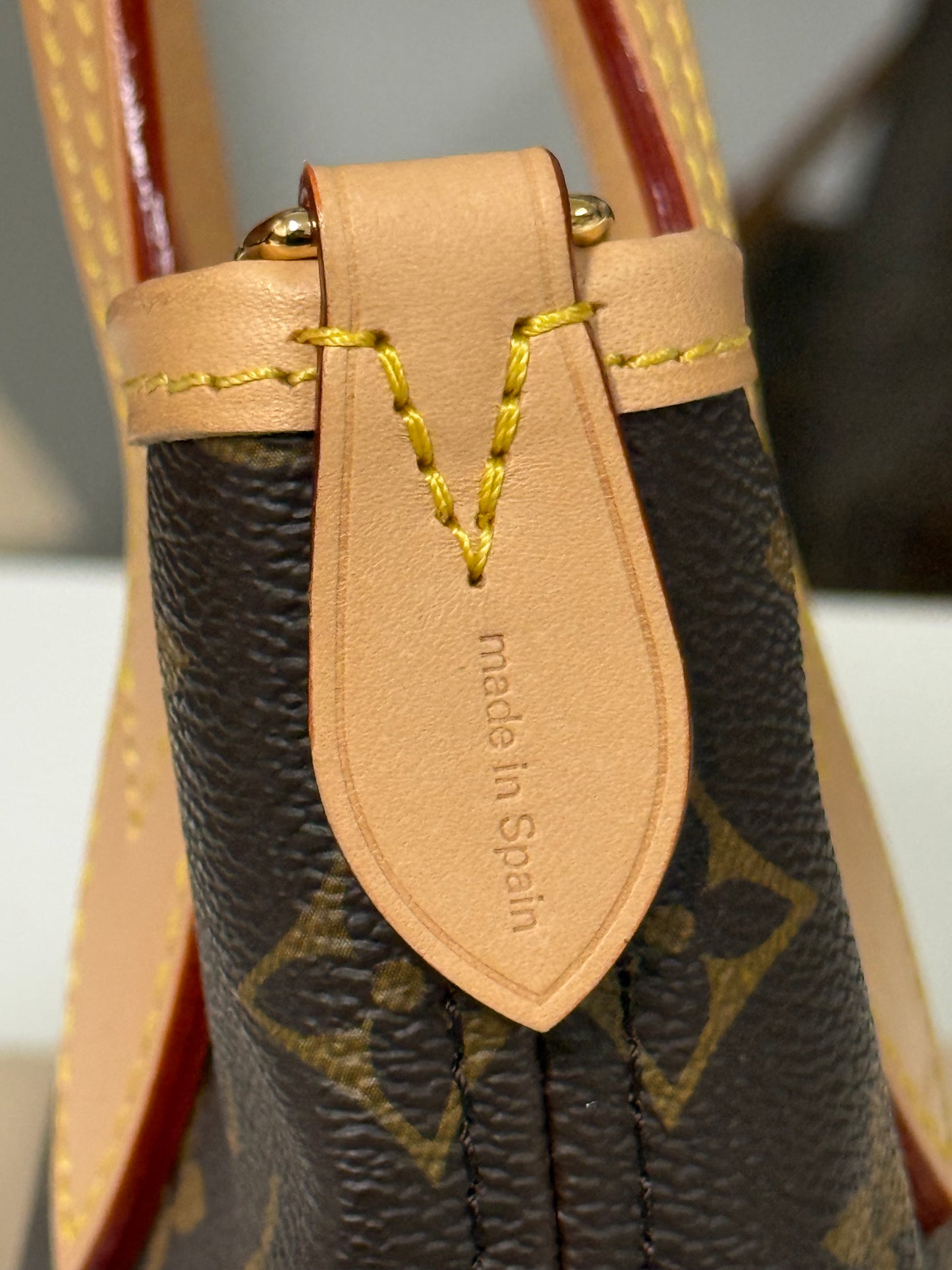 LOUIS VUITTON NEVERFULL BB IN BEIGE INTERIOR