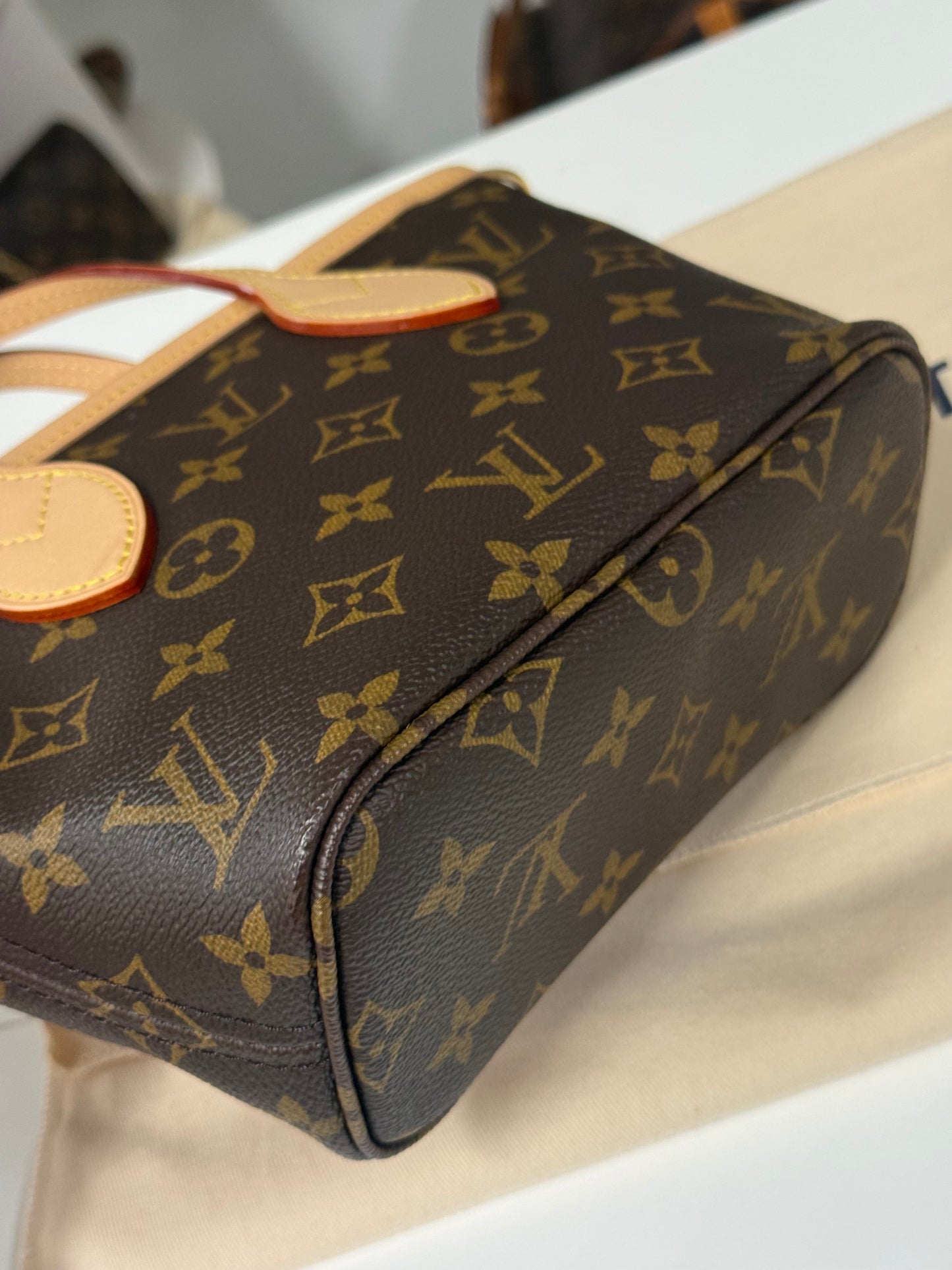 LOUIS VUITTON NEVERFULL BB IN BEIGE INTERIOR