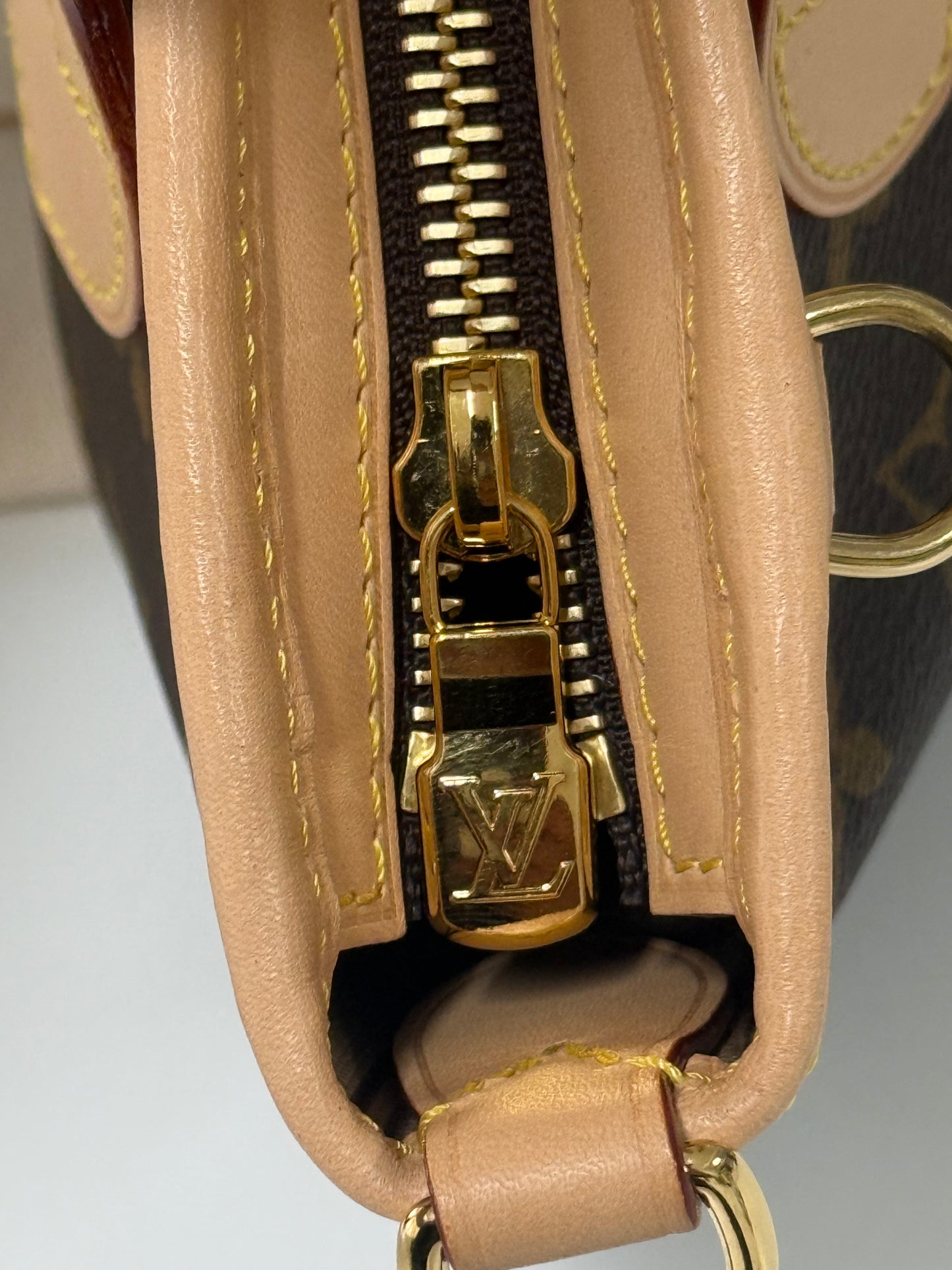 LOUIS VUITTON NEVERFULL BB IN BEIGE INTERIOR