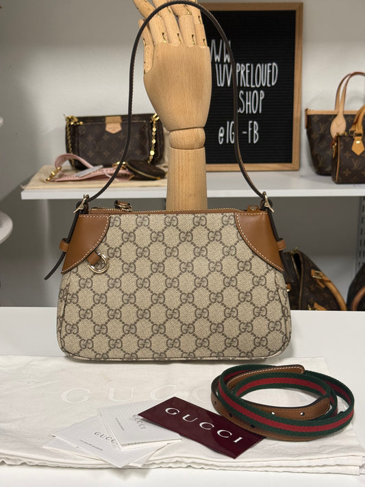 GUCCI GG EMBLEM SMALL SHOULDER BAG