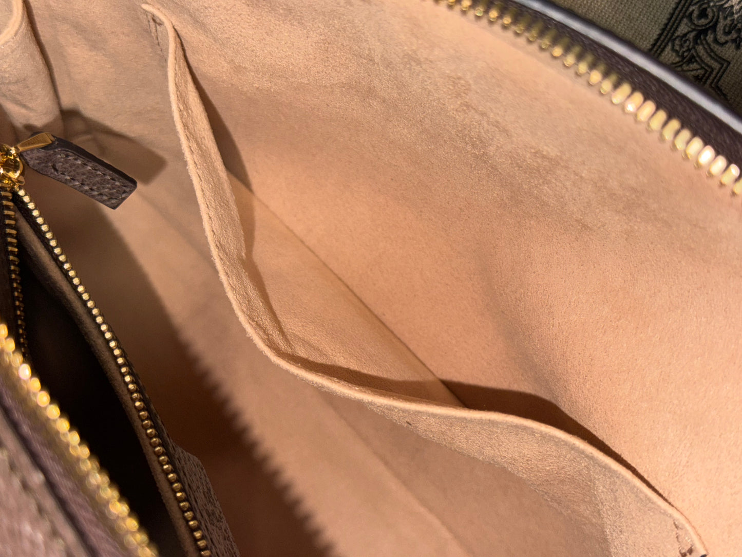 GUCCI Ophidia GG Ophidia Zip Around Camera Bag