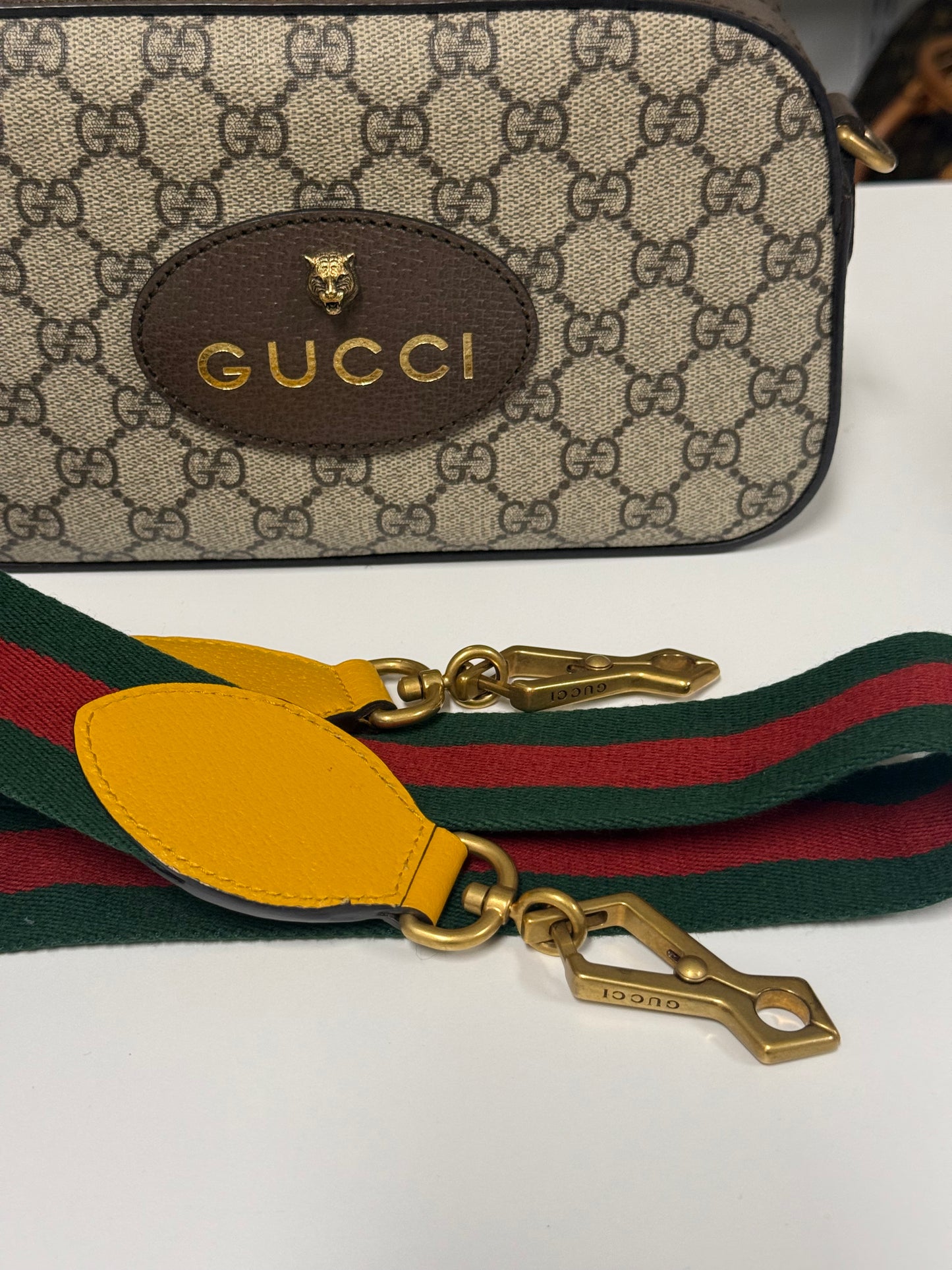 GUCCI GG SUPREME NEO VINTAGE HANDBAG