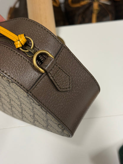 GUCCI GG SUPREME NEO VINTAGE HANDBAG