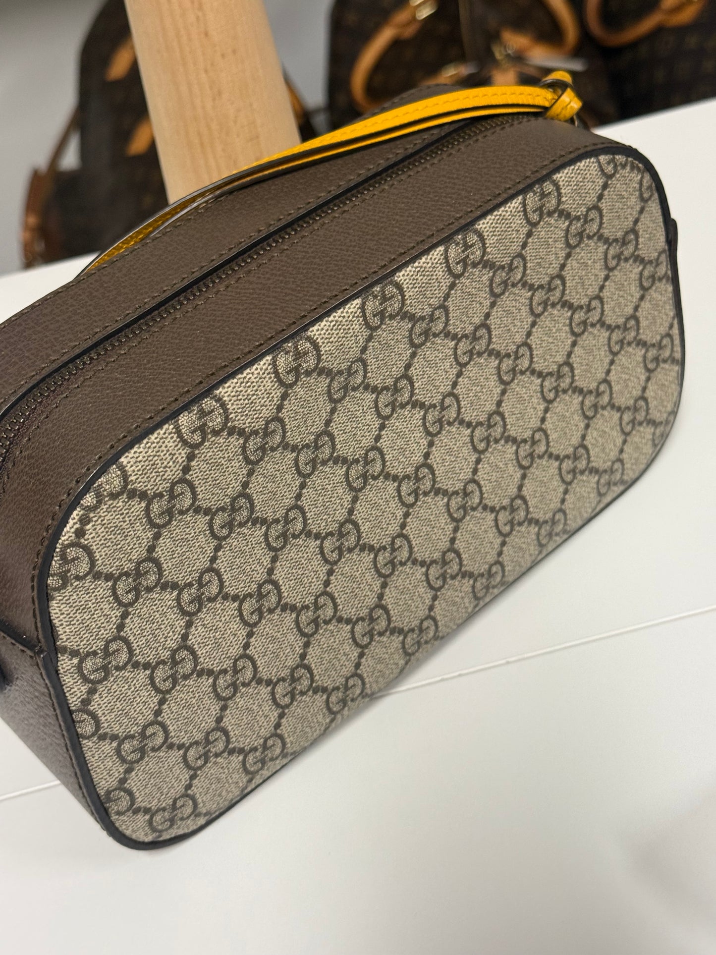 GUCCI GG SUPREME NEO VINTAGE HANDBAG