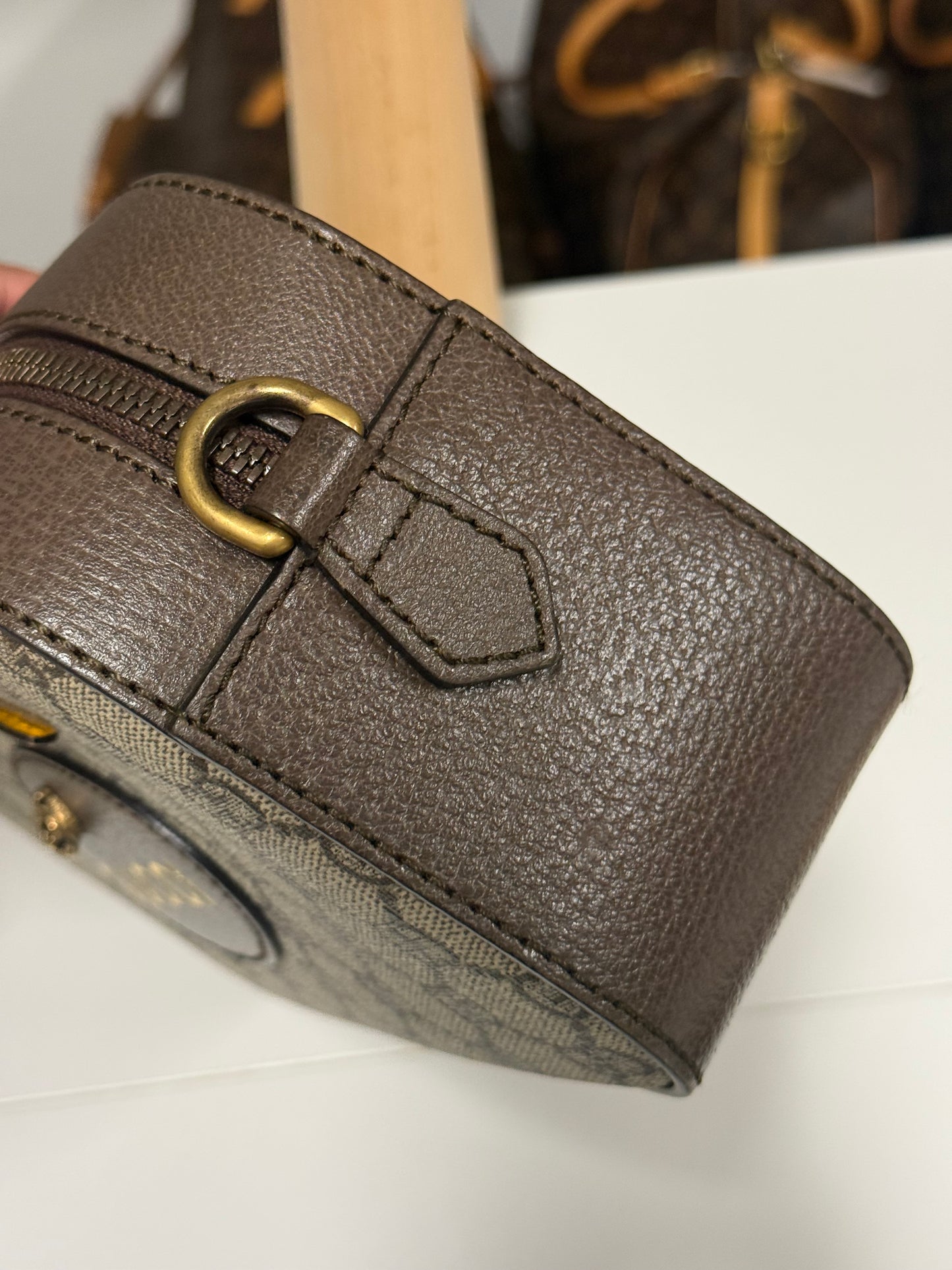 GUCCI GG SUPREME NEO VINTAGE HANDBAG