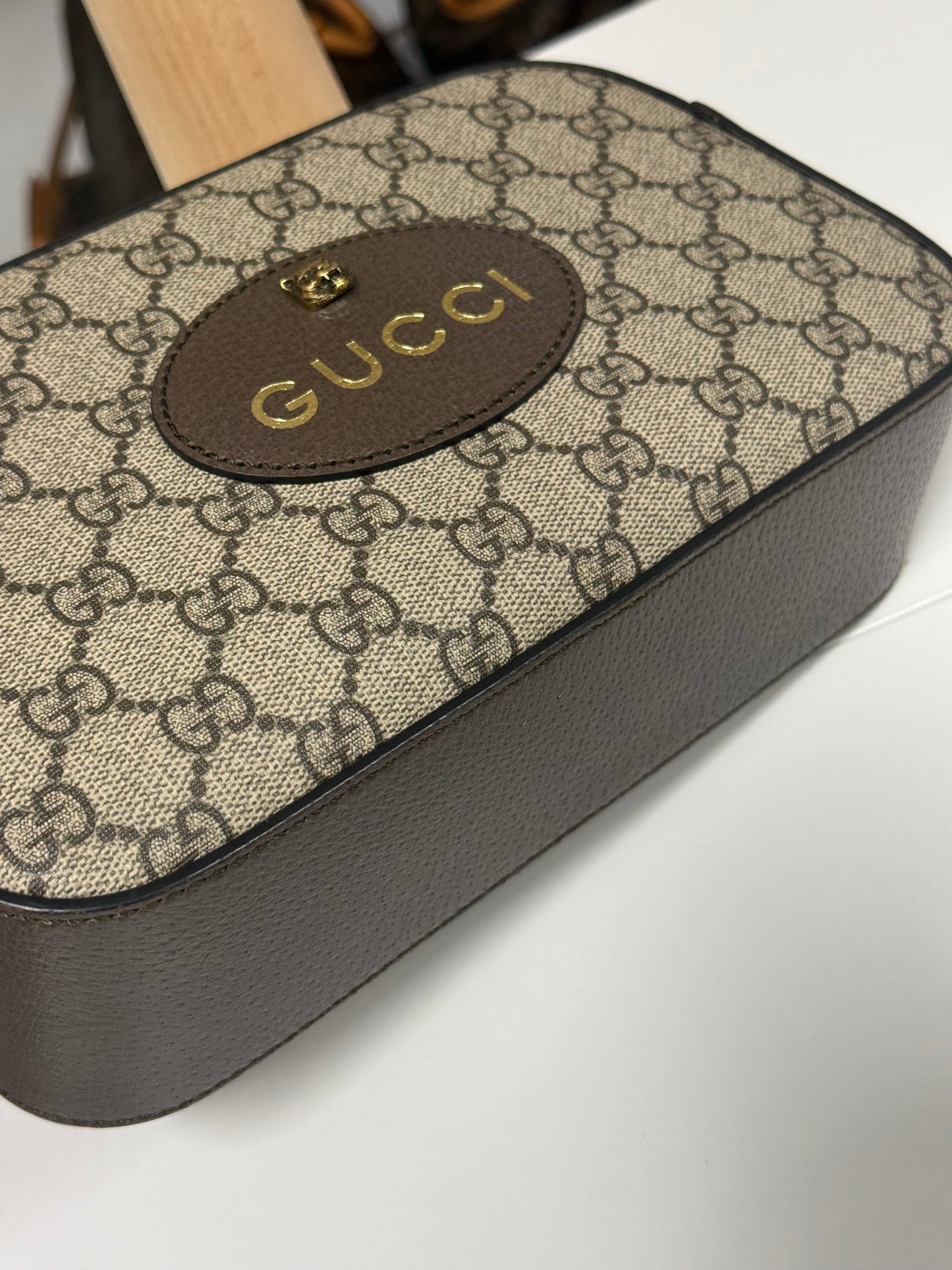 GUCCI GG SUPREME NEO VINTAGE HANDBAG