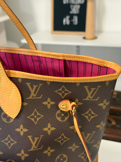 LOUIS VUITTON NEVERFULL MM IN MONOGRAM - PIVOINE INTERIOR