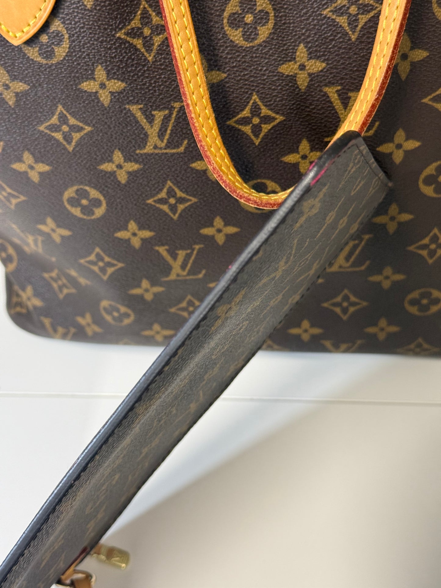 LOUIS VUITTON NEVERFULL MM IN MONOGRAM - PIVOINE INTERIOR