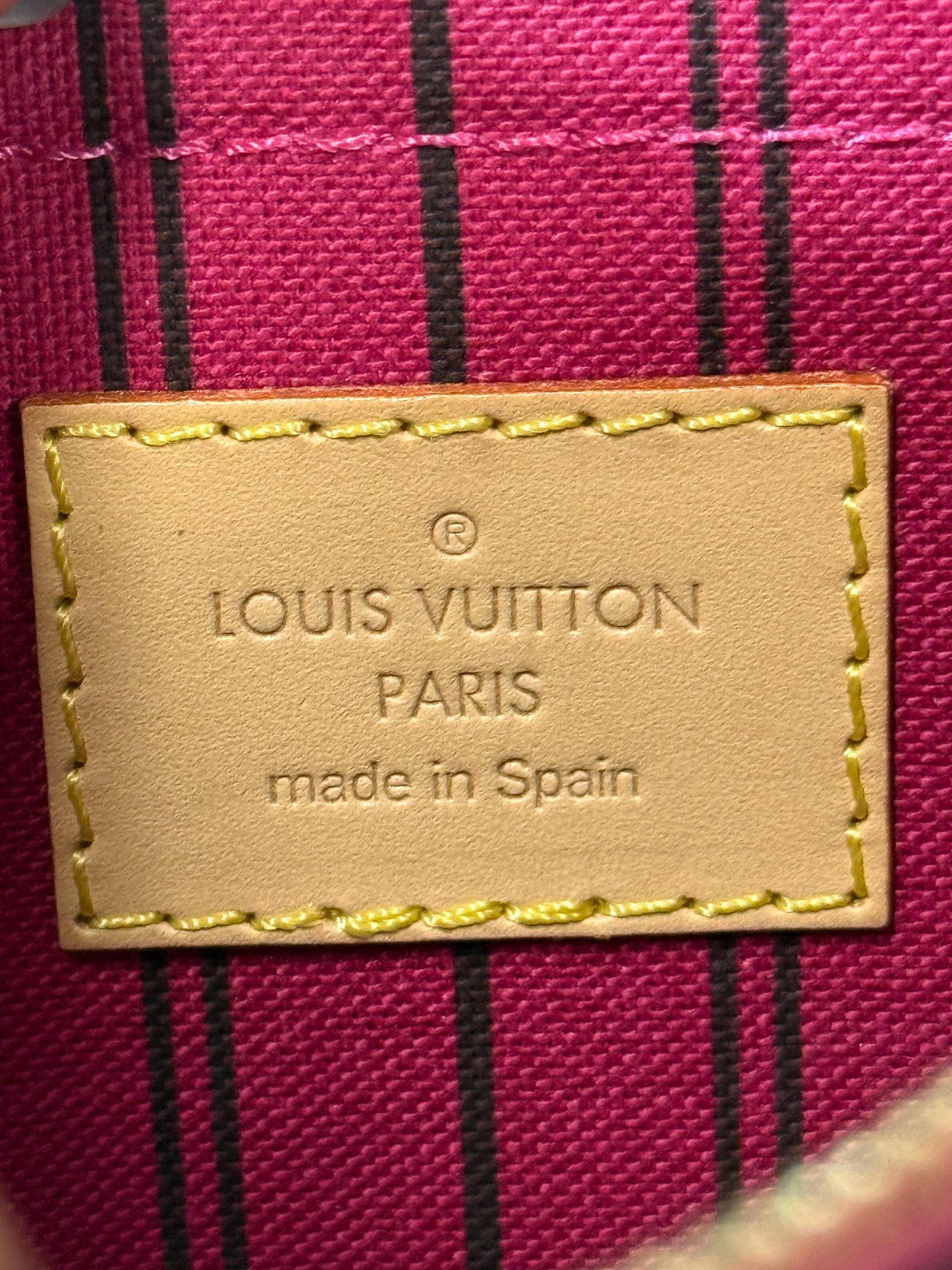 LOUIS VUITTON NEVERFULL MM IN MONOGRAM - PIVOINE INTERIOR