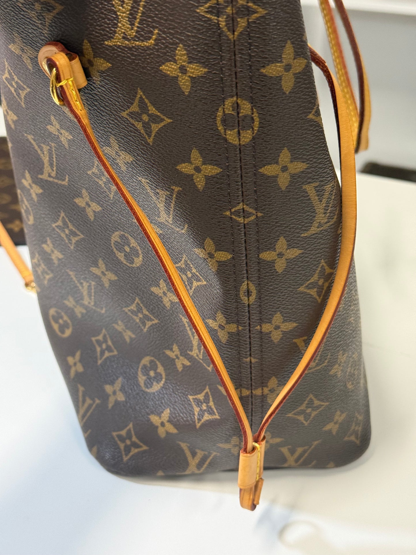 LOUIS VUITTON NEVERFULL MM IN MONOGRAM - PIVOINE INTERIOR