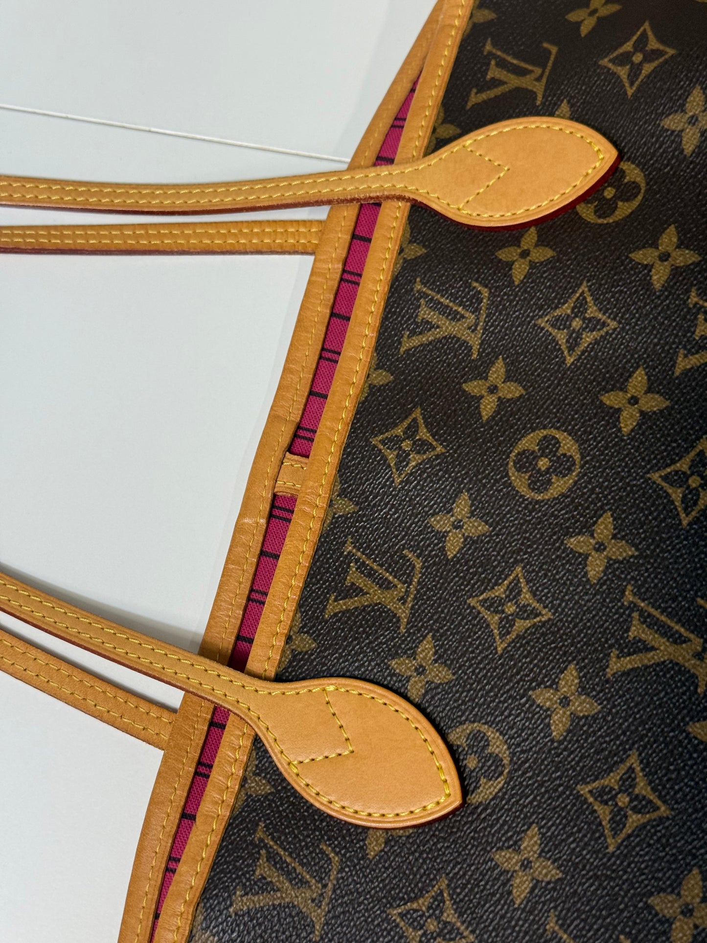 LOUIS VUITTON NEVERFULL MM IN MONOGRAM - PIVOINE INTERIOR