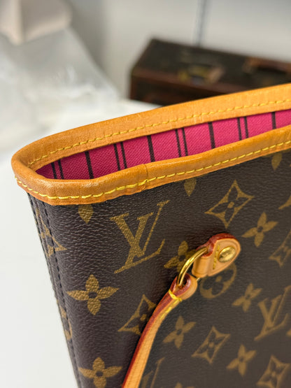 LOUIS VUITTON NEVERFULL MM IN MONOGRAM - PIVOINE INTERIOR