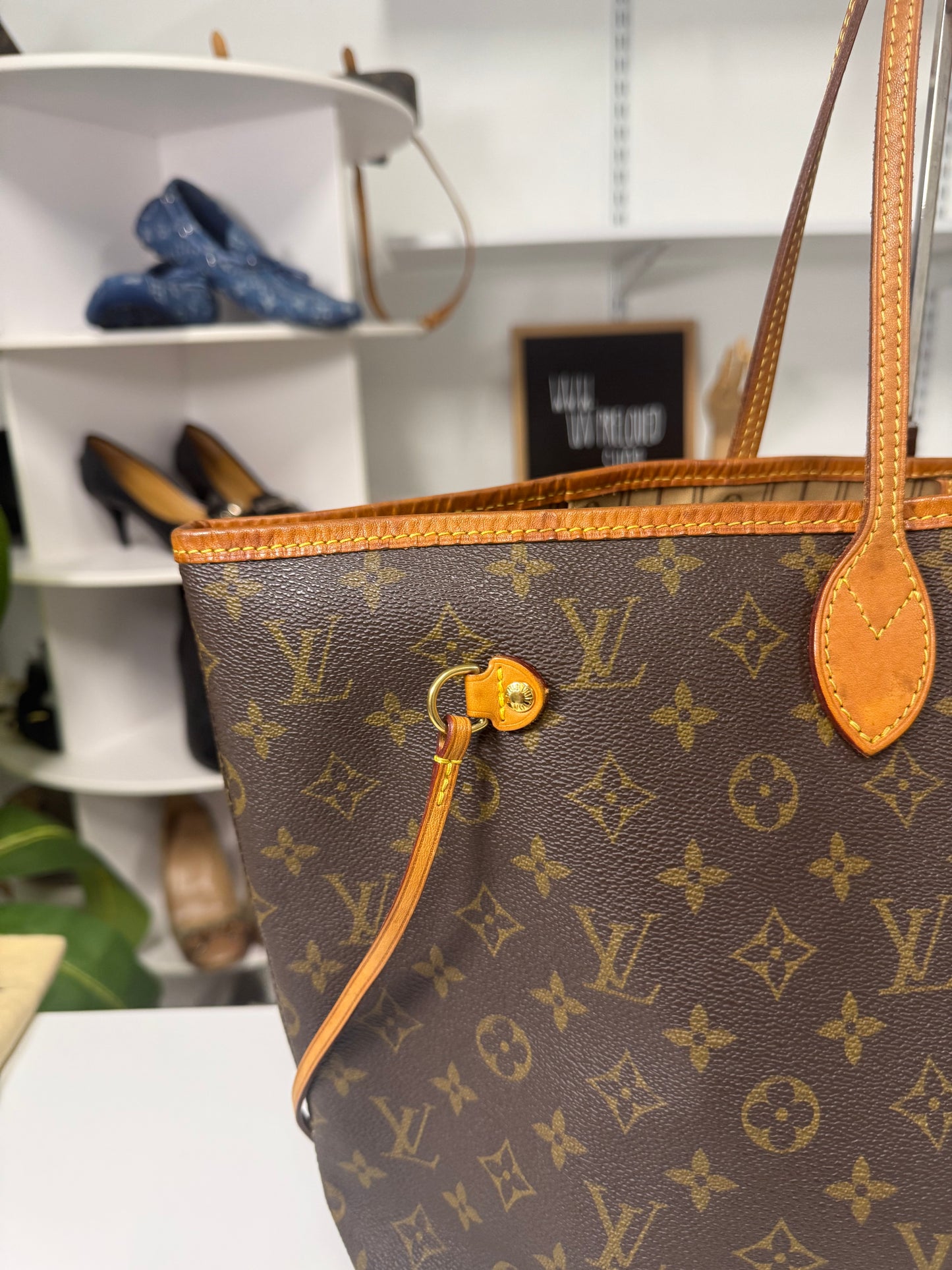 LOUIS VUITTON Neverfull GM in Monogram