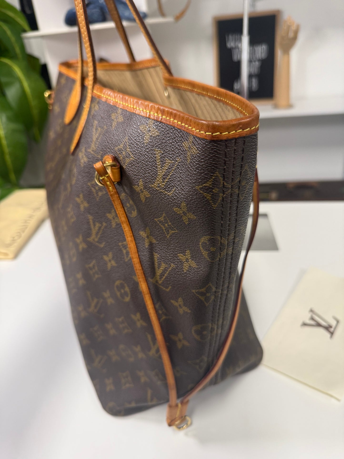 LOUIS VUITTON Neverfull GM in Monogram