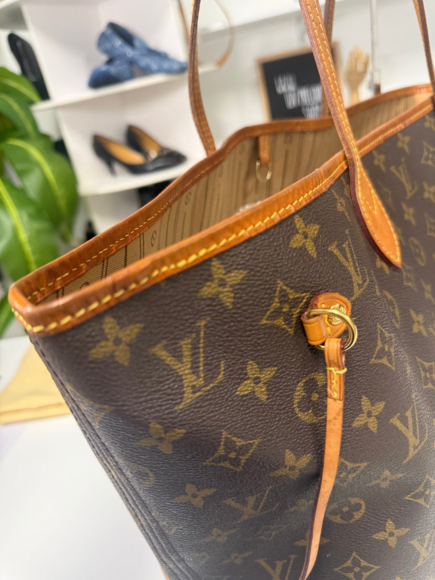 LOUIS VUITTON Neverfull GM in Monogram
