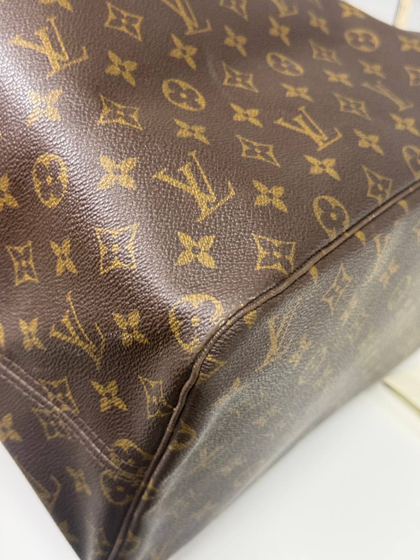 LOUIS VUITTON Neverfull GM in Monogram