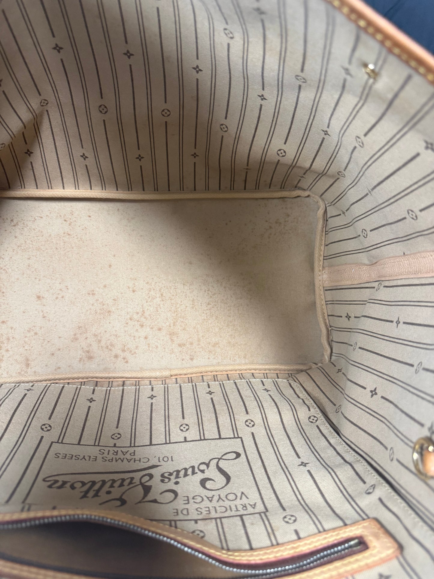 LOUIS VUITTON Neverfull GM in Monogram