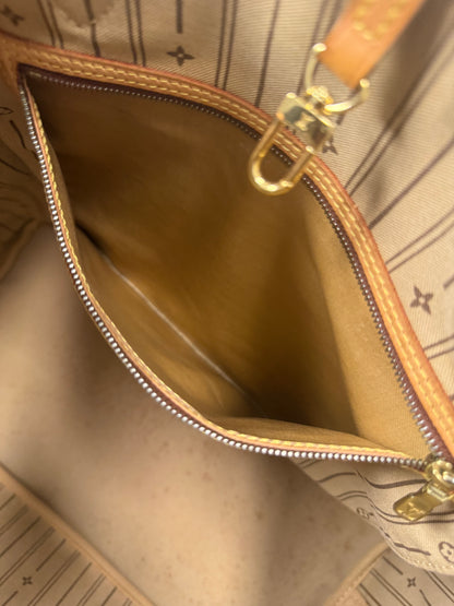 LOUIS VUITTON Neverfull GM in Monogram