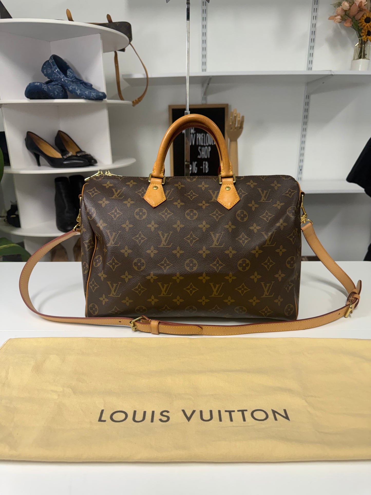 LOUIS VUITTON SPEEDY 35 Bandouliere in Monogram