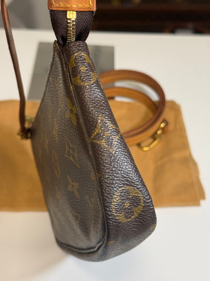 Louis Vuitton Pochette Accessoires in Monogram
