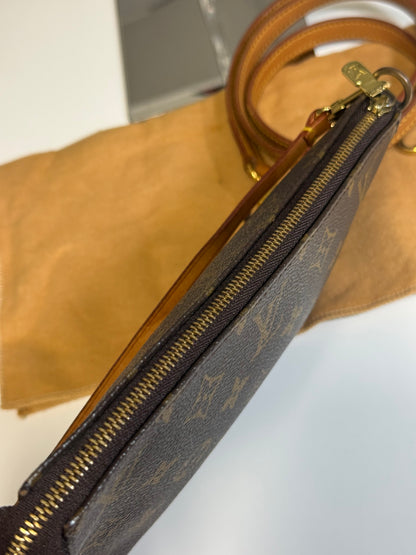 Louis Vuitton Pochette Accessoires in Monogram