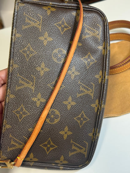 Louis Vuitton Pochette Accessoires in Monogram