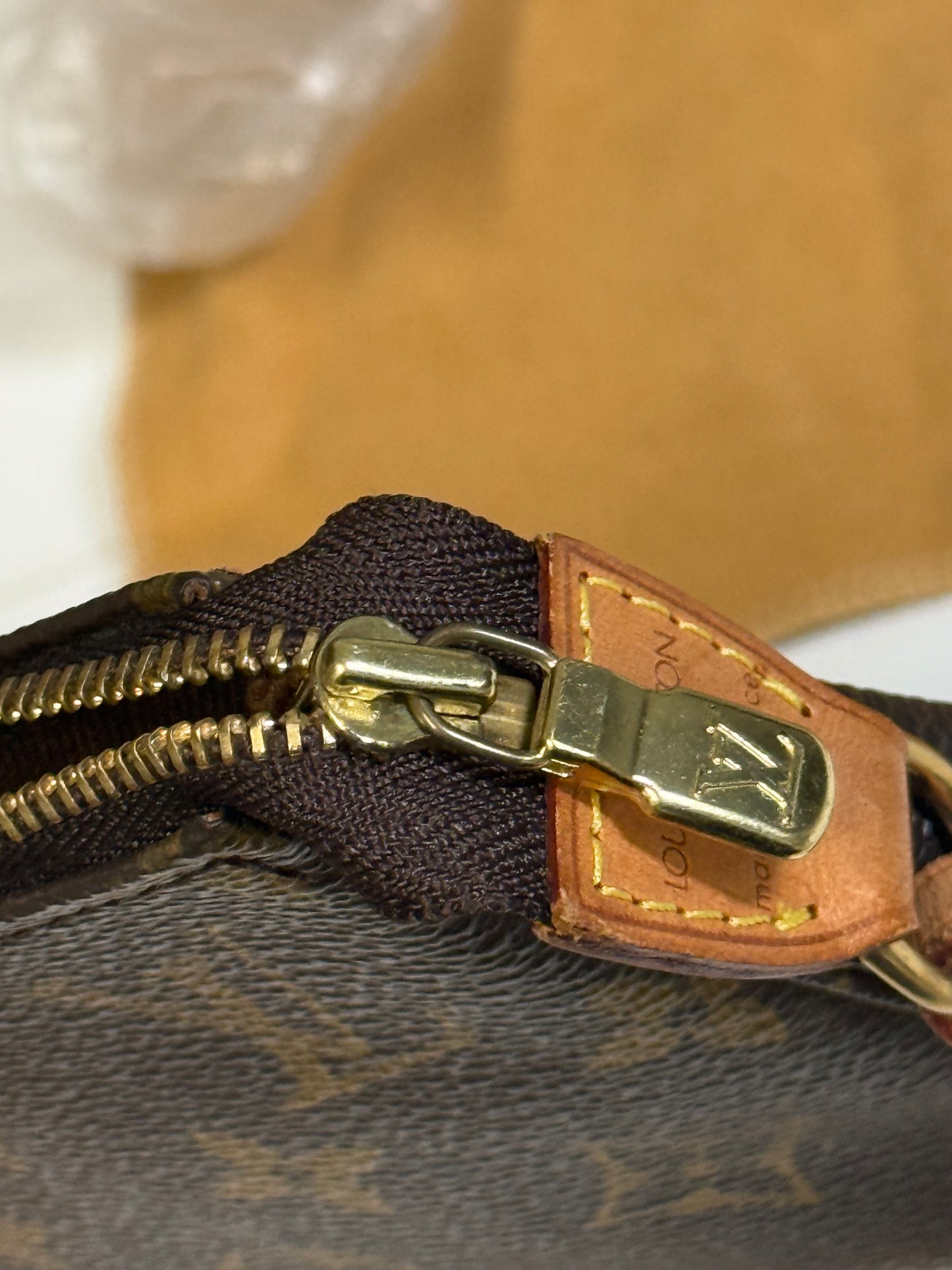 Louis Vuitton Pochette Accessoires in Monogram