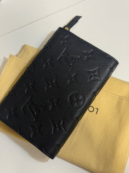 Louis Vuitton Compact Curieuse Wallet in Black Monogram Empreinte leather
