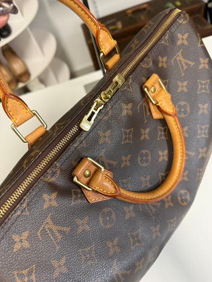 Louis Vuitton Monogram Canvas Speedy Bandouliere 35 Bag
